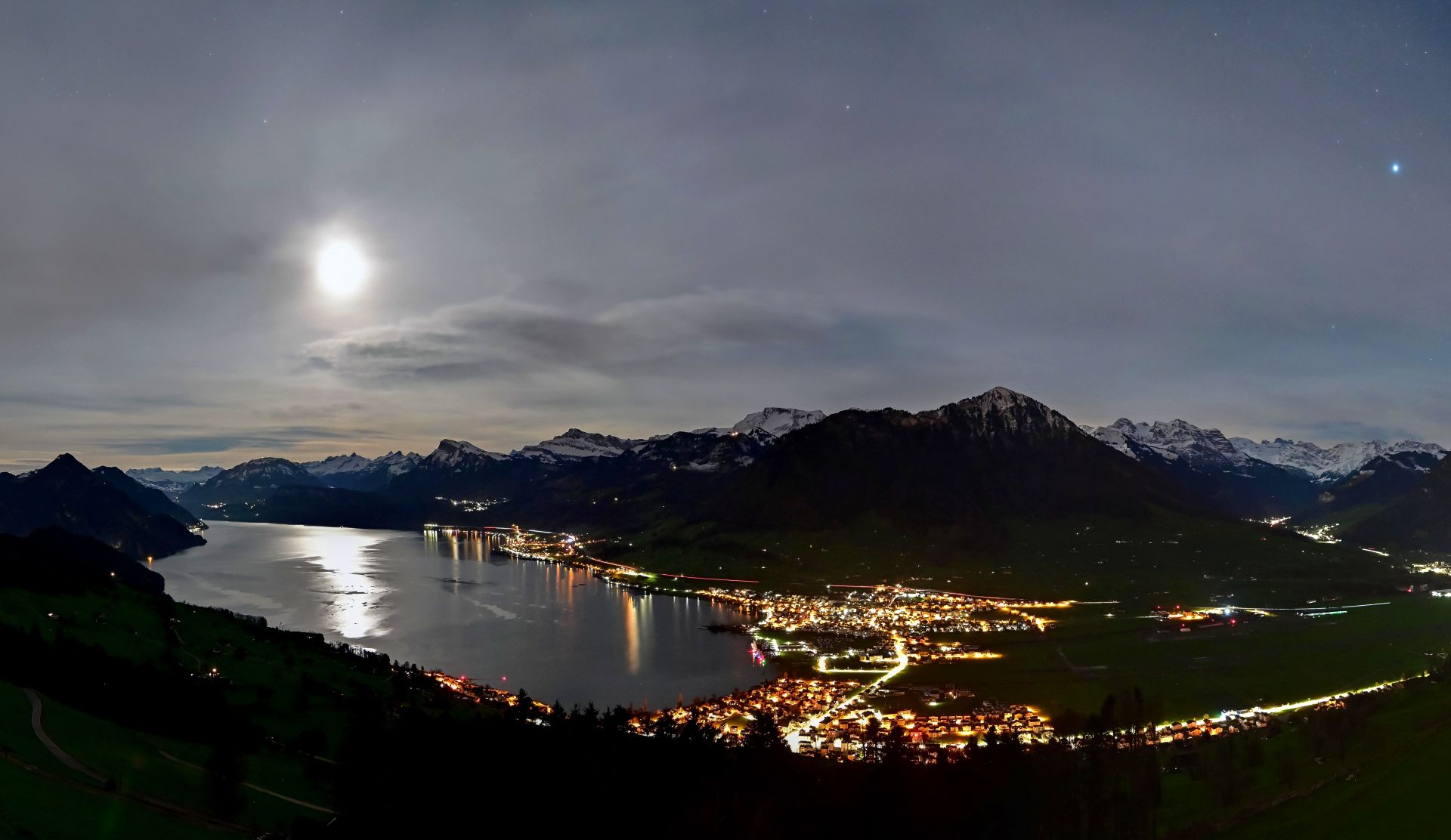 Mond-Nacht Hotel-Villa-Honegg
